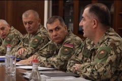Սուրեն Պապիկյանը խորհրդակցություն է անցկացրել բանակի նոր համազգեստի ներդրման ընթացքի վերաբերյալ