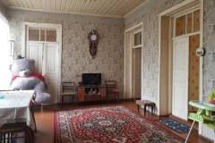 Խնածախցի Լազր Առաքելյանի ընտանիքն այլեւս տանիք ունի