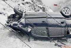 Խոշոր ավտովթար Սյունիքի մարզում. Opel-ը բախվել է գազատար խողովակին և մոտ 50 մետր գլորվելով, գլխիվայր հայտնվել ձորում