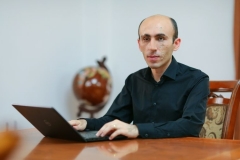 Ռուսաստանի Կարմիր խաչի մարդասիրական օգնությունը չի հասել Արցախ ադրբեջանական լրացուցիչ խոչընդոտների պատճառով. Արտակ Բեգլարյան