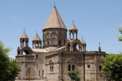 Կոչ ենք անում ՀՀ իշխանություններին` ձեռնպահ մնալ այնպիսի քայլերից, որոնք կարող են վտանգել երկրի հոգևոր ու հասարակական կայունությունը. եպիսկոպոսների հայտարարությունը