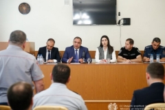 ՆԳ նախարարը Սյունիքի մարզում աշխատանքային խորհրդակցություններ է անցկացրել ոստիկանների և փրկարարների հետ