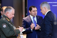 Տեղի է ունեցել ՀՀ և ՌԴ պաշտպանության նախարարների առանձնազրույցը