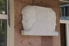 Կապանի պետթատրոնի շենքի պատին փակցվեց  Գալյա Նովենցի և Երվանդ Ղազանչյանի միասնական հուշատախտակը