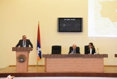 Ստեփանակերտում մեկնարկել է ակադեմիկոսների ու վերլուծաբանների մասնակցությամբ Արցախյան հիմնախնդրի թեմայով գիտագործնական համաժողով