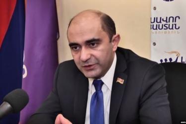 ՎԱՐՉԱՊԵՏԻՆ ԿՈՉ ԵՆՔ ԱՆՈՒՄ ՆՎԵՐ ՉԱՆԵԼ ՌՈԲԵՐՏ ՔՈՉԱՐՅԱՆԻՆ. Էդմոն Մարուքյան