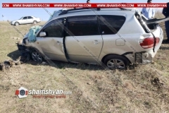 Խոշոր ավտովթար Սյունիքի մարզում․ տնօրենը Toyota XUM-ով մի քանի պտույտ գլորվելով, հայտվել է դաշտում․ նա և պահեստապետը տեղափոխվել են հիվանդանոց․ ՖՈՏՈՌԵՊՈՐՏԱԺ