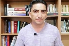 Լապշինը շարքային սրիկա է. Նաիրի Հոխիկյանը մանրամասներ է ներկայացնում հրեա բլոգերի մասին