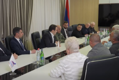Նարեկ Կարապետյանը հանդիպել է Պահեստազորի սպաների միության ներկայացուցիչների հետ (տեսանյութ)