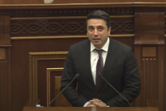 Իհա՛րկե, հենց կրակnւմ են, բոլորը դուրս են գալիս, հենց կրшկեն սահմանին, Սյունիքից բոլորով կհավաքվեք, դուրս կգաք. Ալեն Սիմոնյան (տեսանյութ)