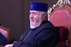 Բազմաթիվ քաղաքացիներ պատրաստվում են վաղն օդանավակայանում դիմավորել Կաթողիկոսին