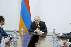 Վարչապետ Փաշինյանը ԲՏԱՆ աշխատակազմին է ներկայացրել նորանշանակ նախարար Դավիթ Թադևոսյանին