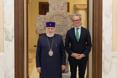 Գարեգին Բ-ն Օքսֆորդի համալսարանի ներկայացուցչի հետ խոսել է արցախցիների իրավունքներից