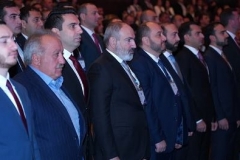 Նիկոլ Փաշինյանի եւ ՔՊ-ականներ պատգամավորների փակ հանդիպումն ավարտվեց. ի՞նչ հարցեր են եղել օրակարգում