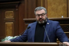 Վերին Լարսի անցակետից գյուղմթերքով բեռնված հարյուրավոր մեքենաներ ետ են վերադառնում․ պատգամավորն ահազանգում է