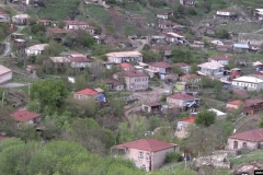 Ադրբեջանական կրակոցների ապացույցը մեր վնասված տանիքներն են ու գյուղերից հեռացող ընտանիքները
