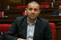 Ձերբակալվել է էկոնոմիկայի նախկին նախարար Վահան Քերոբյանը