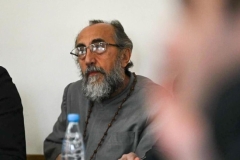 Միքայել Սրբազանի խափանման միջոցը փոխվեց տնային կալանքի