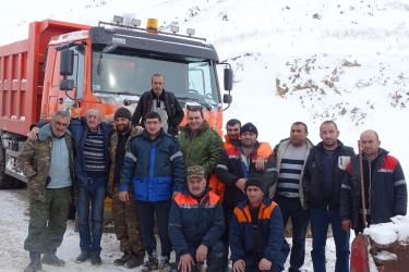 Մեղրեցի ճանապարհաշինարարները շուրջօրյա հերթապահություն են իրականացնում Դիբագի լեռնանցքում, որ նաեւ Տաշտունի լեռնանցք է կոչվում