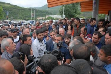 Կապանի կոմբինատում գործադուլը շարունակվում է, իսկ հացադուլը դադարեցվել է 