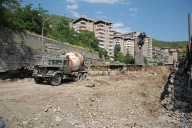 Հանրային քննարկում Կապանում. ողջամի՞տ է արդյոք Դավիթ բեկի հուշարձանին կից ինչ-որ բանկի շենք կառուցելը