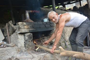 Սյունիք. Դողարում սկսել են թթի անմահական օղու թորումը