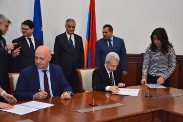 Մեղրիի սահմանային անցակետը կարդիականացվի և կընդլայնվի