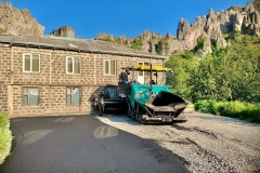 Հին Գորիս տանող քարքարոտ ճանապարհը վերափոխվում է ժամանակակից, հարմարավետ մայրուղու