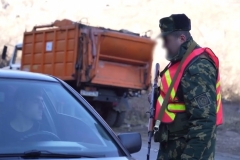 Գորիս-Կապան ավտոճանապարհի 21 կմ երկարությամբ հատվածի անվտանգությունը, որը անցնում է վիճարկելի տարածքով,  վերահսկում են սահմանապահ զորքերը