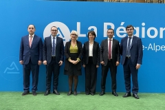 ԵՐԵՔ ՀԱՐՅՈՒՐ ՀԱԶԱՐ ԵՎՐՈ՝ ՍՅՈՒՆԻՔԻ ՄԱՐԶԻՆ