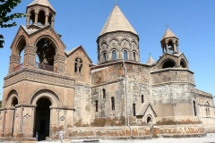 Խստորեն դատապարտում ենք Սամվել Կարապետյանի՝ ակնհայտ քաղաքական շարժառիթներով պայմանավորված հետապնդումը. Մայր Աթոռ