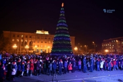Երեխաներին ամանորյա տրամադրությունից չզրկելու համար Ստեփանակերտում կկազմակերպվի տոնածառի լույսերը վառելու արարողություն