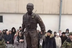 Երևանում բացվել է Արցախի հերոս Ռոբերտ Աբաջյանի արձանը