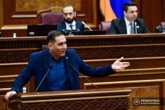 Պատգամավորները դժգոհեցին նիստի օրակարգից, առաջարկեցին քննարկել զինվորների դիերի պահման պայմանների հարցը
