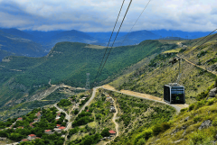 Արտակարգ դեպք՝ Սյունիքի մարզում. «ՏաԹևեր» ճոպանուղում էլեկտրաէներգիայի խափանման պատճառով մեծ թվով քաղաքացիներ մնացել են օդում՝ խցիկների մեջ