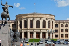 Գյումրիում 8 անձ ձերբակալվել է ընտրակաշառք տալու, ստանալու, ընտրության ժամանակ բարեգործության արգելքը խախտելու մեղադրանքներով․ Հակակոռուպցիոն կոմիտե