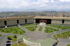 Մարտական դիրքում հայտնաբերվել է 20-ամյա զինծառայողի դին՝ ծնոտի շրջանում հրազենային վիրավորումով. ՊՆ