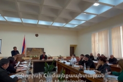 Գորիս համայնքի ավագանին գումարել է տասերորդ նստաշրջանի առաջին նիստը, որը վարել է համայնքի ղեկավար Առուշ Առուշանյանը