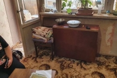 Սյունիքում 34 տարեկան կինը մտել է թոշակառուի տուն, հարվածել, դեմքին ու բերանի մեջ հեղուկ է լցրել և գողացել 840 հազար դրամ ու 100 դոլար