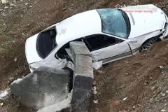 Ավտովթար՝ Սյունիքի մարզում. BMW- ն մի քանի մետր բարձրությունից հայտնվել է ձորում. 3 վիրավորներից 2-ը անչափահասներ են