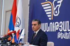 Մեզ ոչ մի աշխարհաքաղաքական կենտրոնից, ոչ մի մայրաքաղաքից չեն հովանավորում․ Արման Թաթոյան