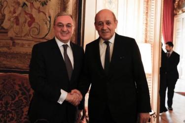 Զոհրաբ Մնացականյանը Փարիզում հանդիպել է Ժան Իվ Լը Դրիանի հետ, այցելել է Աստվածամոր տաճար