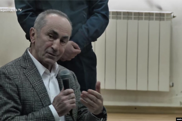 Նախկին վարչապետները դատարանում հանդես կգան Քոչարյանի խափանման միջոց կալանքը անձնական երաշխավորությամբ փոխելու առաջարկությամբ