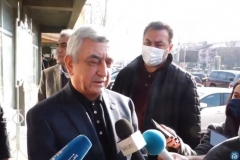 Կարծում եմ՝ ամենայն հավանականությամբ նոր ներկայացում է պատրաստվում, դրանից հետո կպատասխանեմ բոլոր հարցերին. Սերժ Սարգսյանը՝ ԳՇ հայտարարությունն իր դրդմամբ անելու մասին (տեսանյութ)