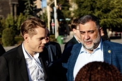Ռուբե՛ն, իմ սիրելի՛ ընկեր, դու մեզ պետք ես ուժեղ և մեր կողքին կանգնած․ խնդրում եմ, դադարեցրու հացադուլը, եկ միասին շարունակենք հանուն արդարության այս պայքարը․ Նիկոլա Ազնավուր