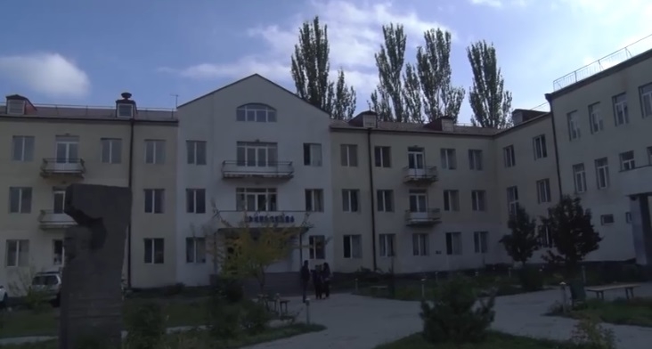 Գորիս բժշկական կենտրոնում բացվեց մանկական գրադարան