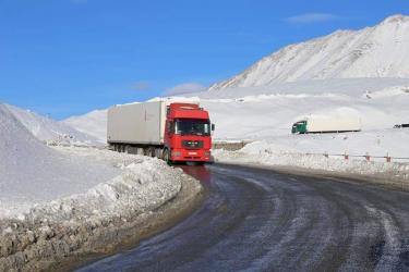 Լարսը բաց է տրանսպորտային բոլոր միջոցների համար