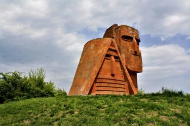 ԼՂ-ի համար միջազգային ճանաչում ստանալու նոր հնարավորություններ են առաջ գալիս. «НВО»-ի անդրադարձը՝ Հարավային Օսիայի հակամարտության աշխարհաքաղաքական հետևանքներին