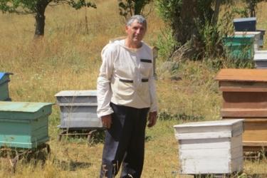 Գեւորգ Ասատրյան. «Մեղրավետ Սյունիքում առաջնահերթ երկու խնդիր ունենք՝ մեղվաբույծների միավորում եւ մեղրի իրացման կազմակերպում»