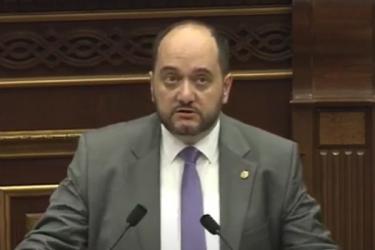 Ինչպե՞ս է լուծվելու հեռակա համակարգում սովորող ուսանողների խնդիրը. պարզաբանում է նախարարը